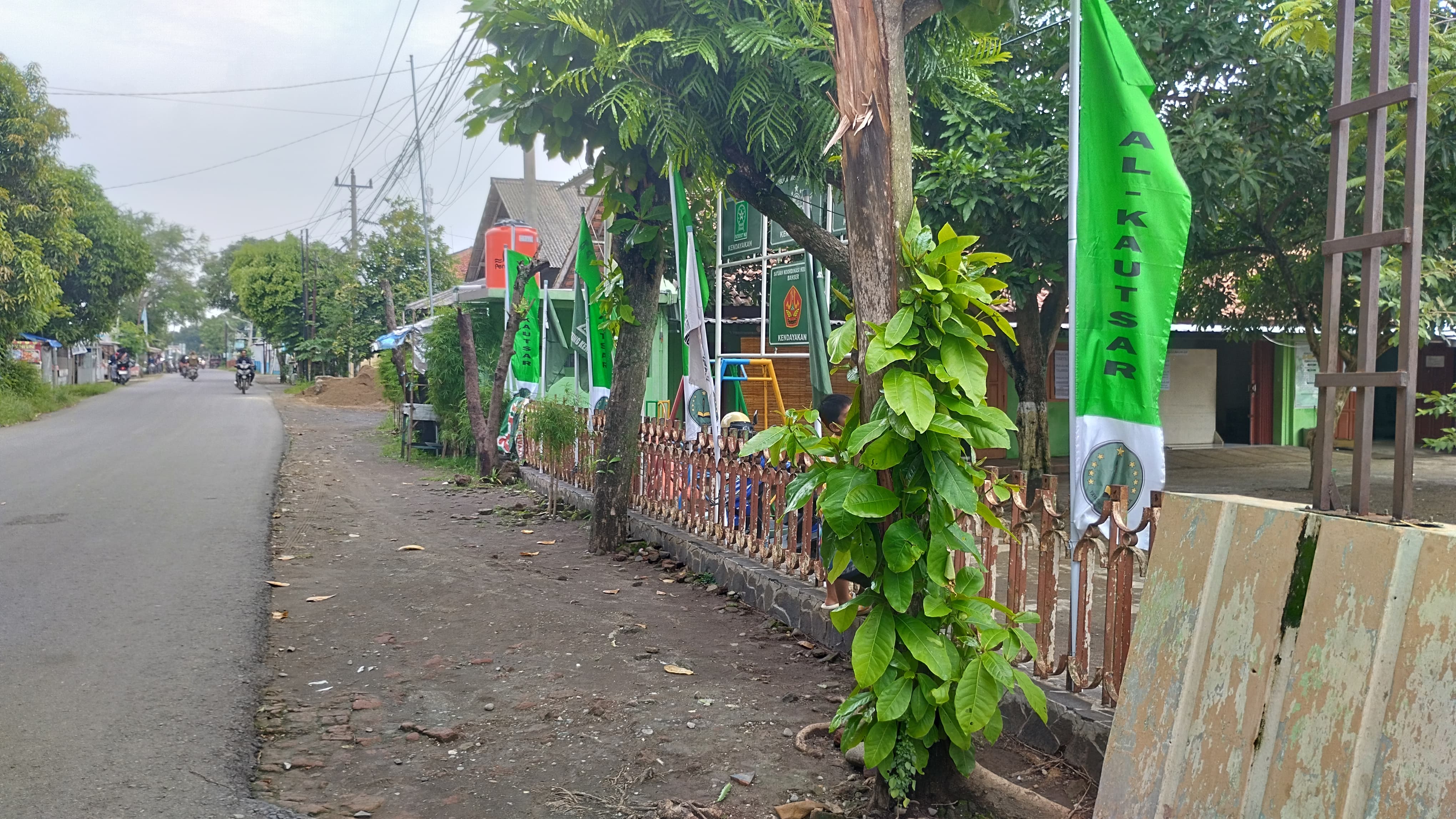 Sambut Satu Abad NU, MWC NU Warureja Instruksikan Pemasangan Bendera Serentak - Foto 2