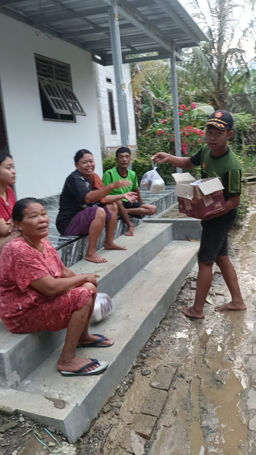 Bukti Nyata Koin NU, PR NU Sukalila Salurkan Sembako untuk Korban Banjir - Foto 2