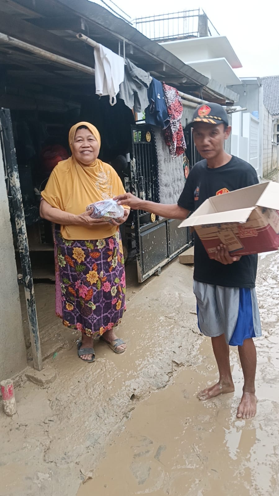 Bukti Nyata Koin NU, PR NU Sukalila Salurkan Sembako untuk Korban Banjir - Foto 3